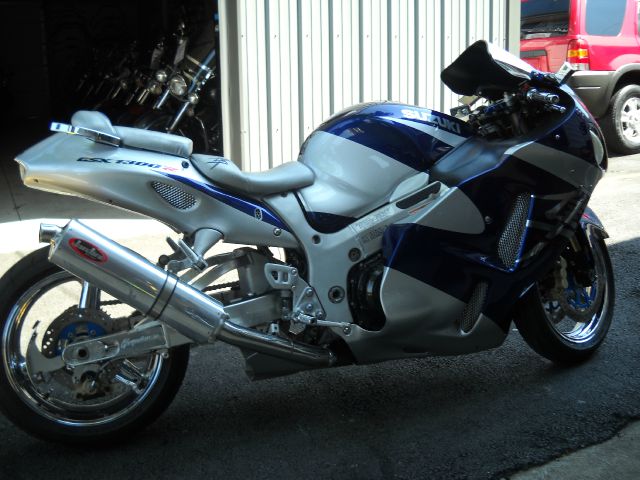 2004 Suzuki GSXR 1300 Carpet Cleaning Vancall NOW