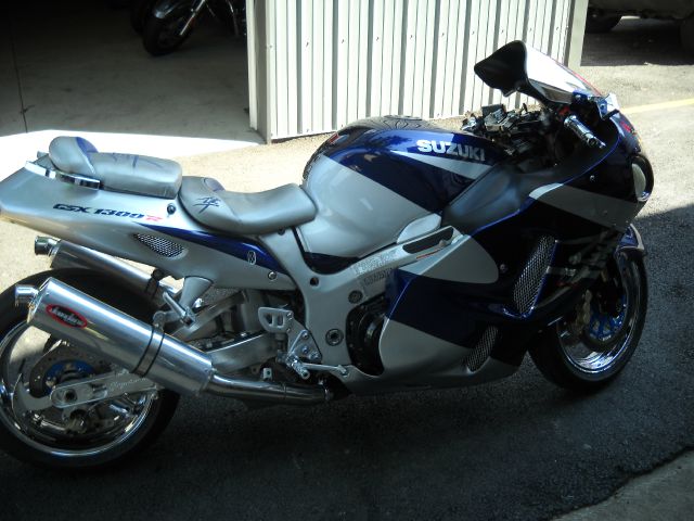 2004 Suzuki GSXR 1300 Carpet Cleaning Vancall NOW