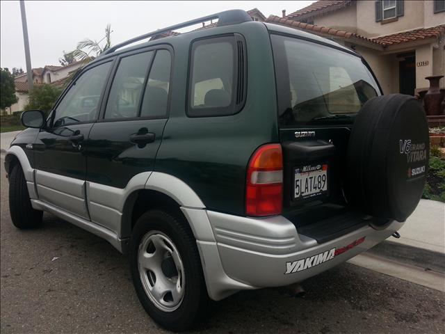 2000 Suzuki Grand Vitara 2dr Conv Auto W/black Top