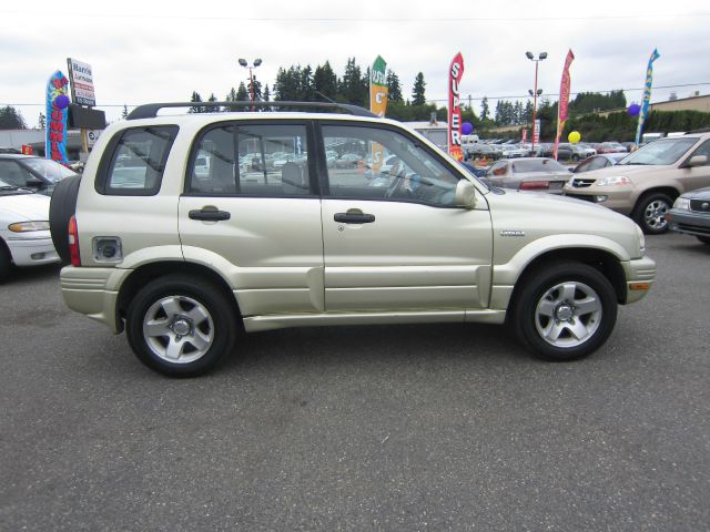 2000 Suzuki Grand Vitara SSE