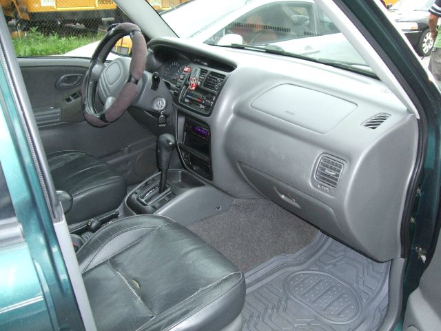 2001 Suzuki Grand Vitara Super