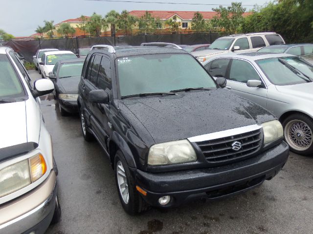 2004 Suzuki Grand Vitara 4x4 Styleside Lariat