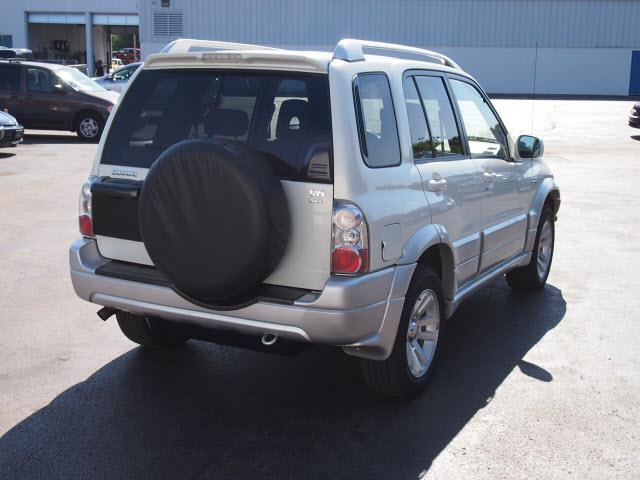 2004 Suzuki Grand Vitara SLT 25