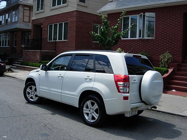 2006 Suzuki Grand Vitara Sport W/navigation