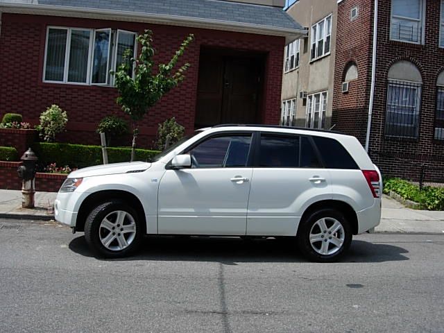 2006 Suzuki Grand Vitara Sport W/navigation