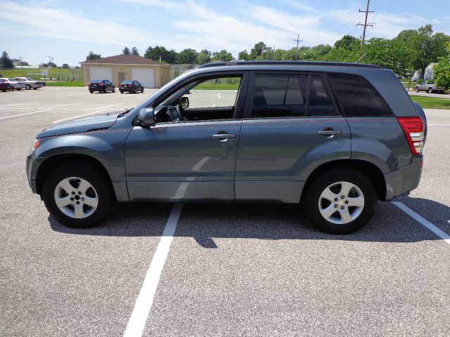 2007 Suzuki Grand Vitara 4X4 SR5 CREW