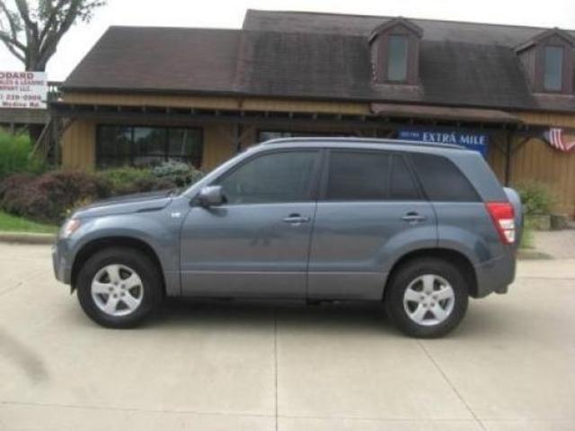 2007 Suzuki Grand Vitara SLS Crew Cab