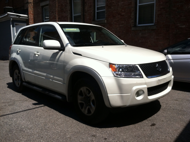 2008 Suzuki Grand Vitara Ram 3500 Diesel 2-WD