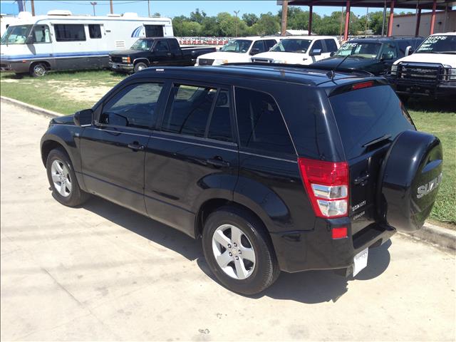 2008 Suzuki Grand Vitara 4X4 SR5 CREW