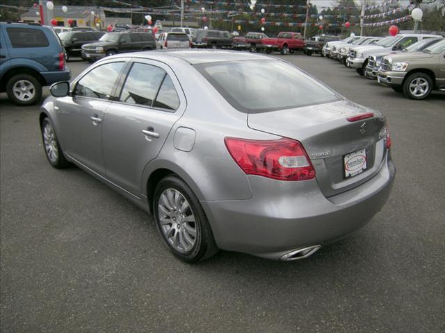 2010 Suzuki Kizashi SE