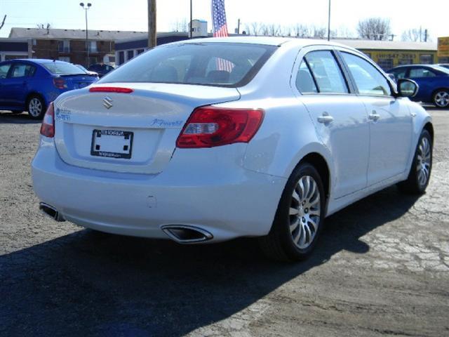 2010 Suzuki Kizashi 5D Sedan