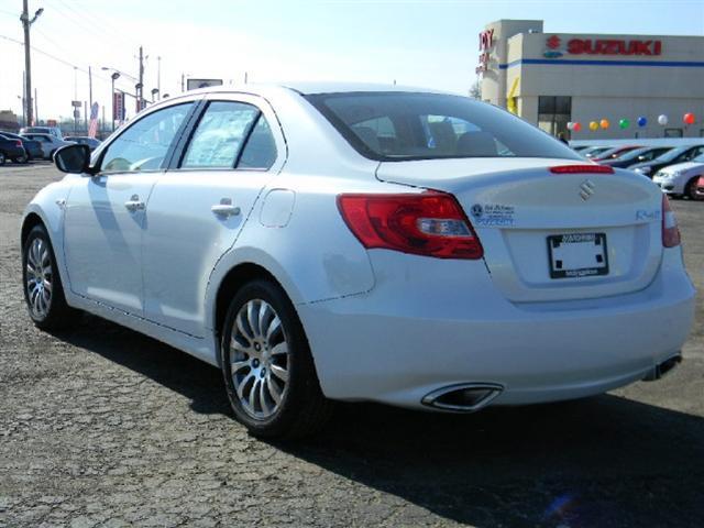 2010 Suzuki Kizashi 5D Sedan