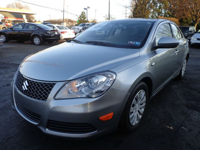 2010 Suzuki Kizashi Lariat Crew Cab 4WD DRW