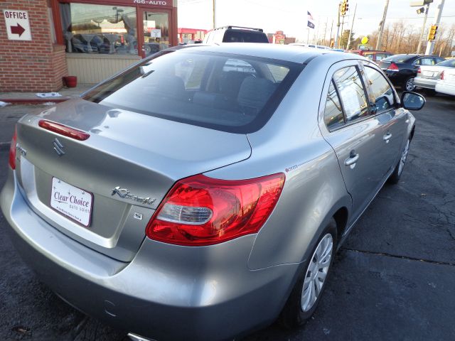 2010 Suzuki Kizashi Lariat Crew Cab 4WD DRW