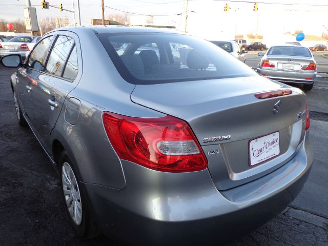 2010 Suzuki Kizashi Lariat Crew Cab 4WD DRW