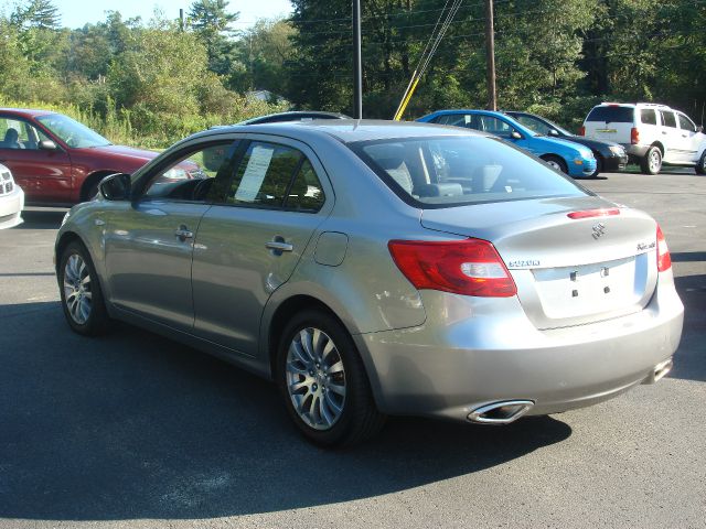 2010 Suzuki Kizashi SE