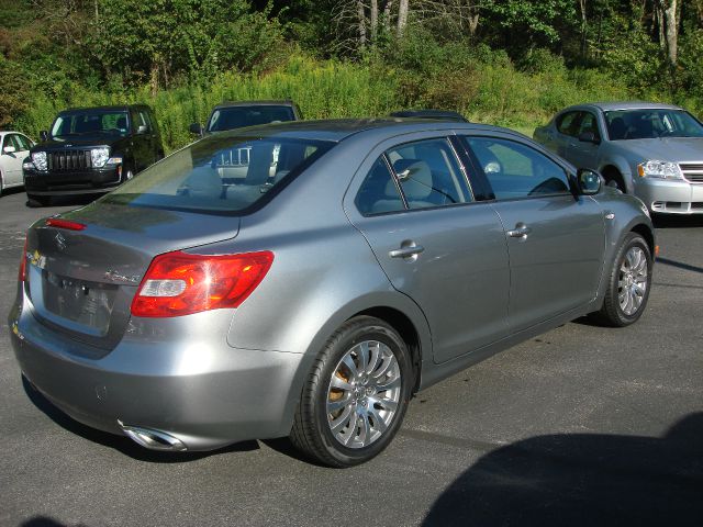 2010 Suzuki Kizashi SE