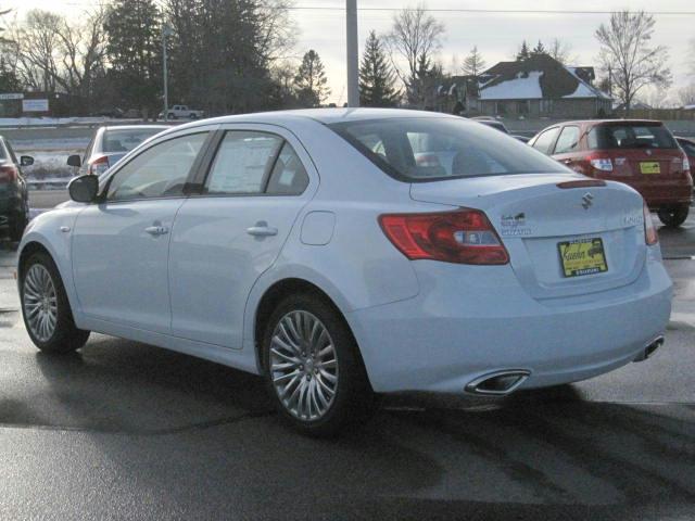 2011 Suzuki Kizashi SE