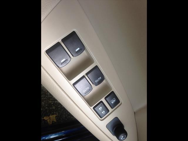 2011 Suzuki Kizashi Extended-short-sle-4wd-cd Player