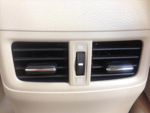 2011 Suzuki Kizashi Extended-short-sle-4wd-cd Player