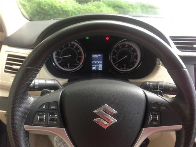 2011 Suzuki Kizashi Extended-short-sle-4wd-cd Player