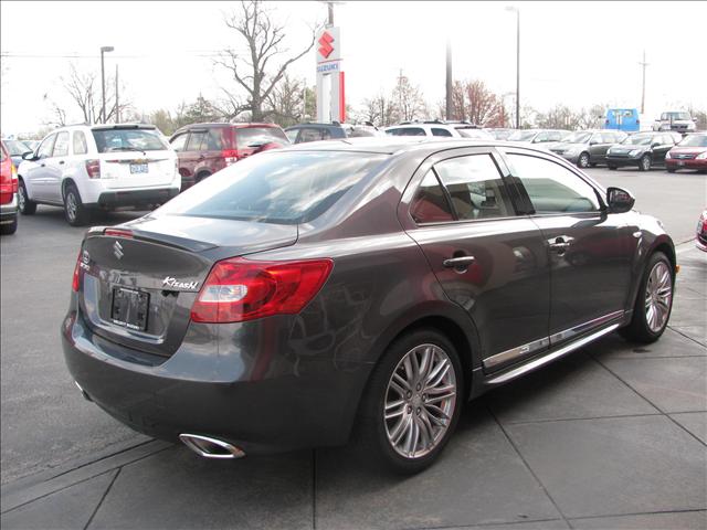 2011 Suzuki Kizashi St-extended Cab-4x4-tonneau