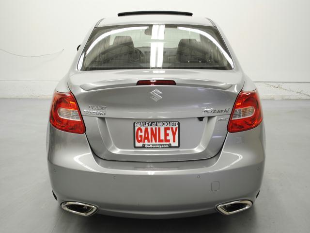 2011 Suzuki Kizashi St-extended Cab-4x4-tonneau