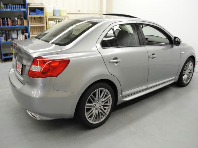 2011 Suzuki Kizashi St-extended Cab-4x4-tonneau