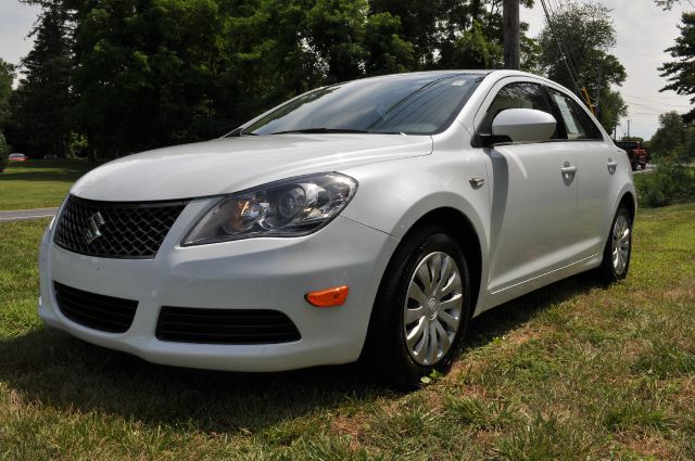 2012 Suzuki Kizashi Lariat Crew Cab 4WD DRW