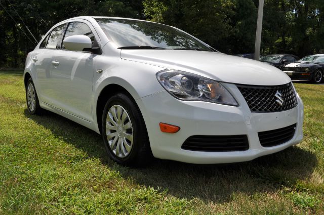 2012 Suzuki Kizashi Lariat Crew Cab 4WD DRW