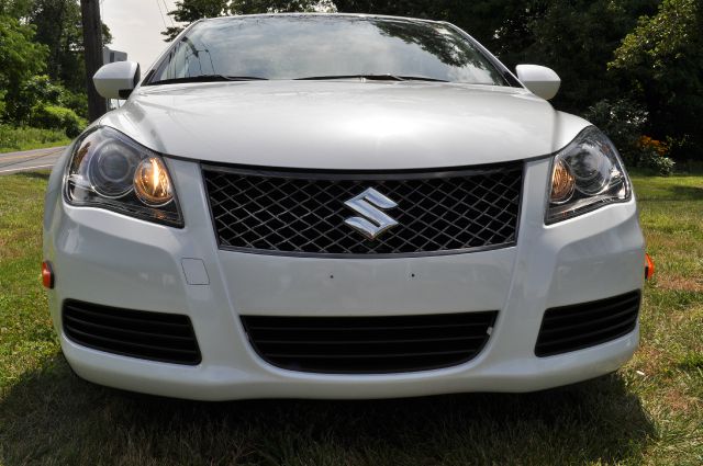 2012 Suzuki Kizashi Lariat Crew Cab 4WD DRW