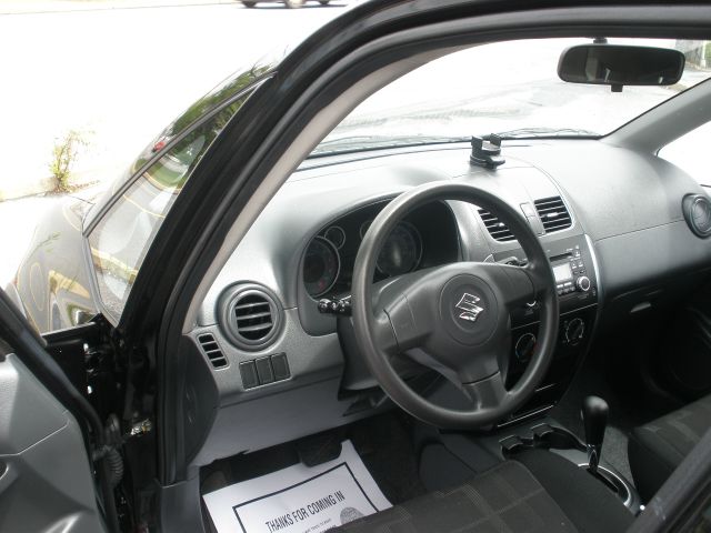 2010 Suzuki SX4 Crossover EX - DUAL Power Doors