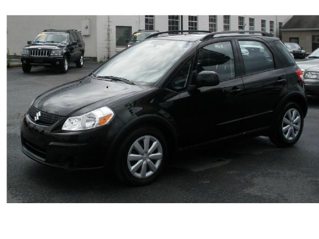 2010 Suzuki SX4 Crossover EX - DUAL Power Doors