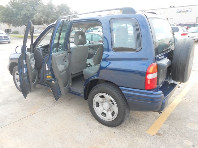 2003 Suzuki Vitara Crew Denali