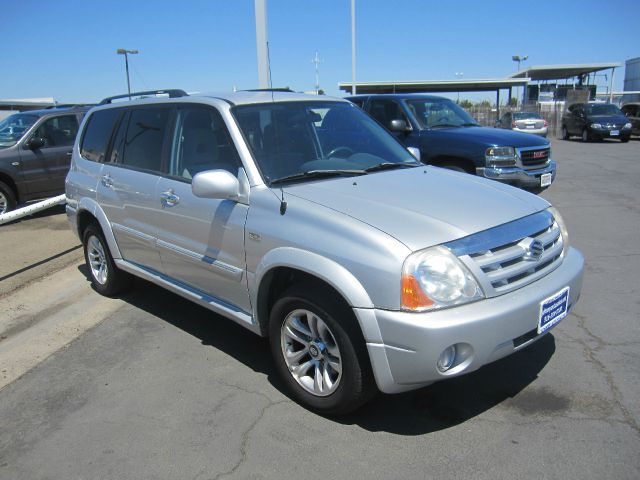 2004 Suzuki XL-7 Crew Cab 126.0 WB 1SC LS Z85