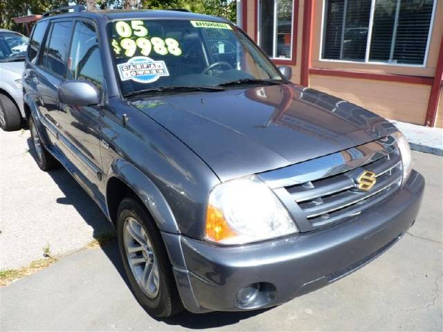 2005 Suzuki XL-7 Elk Conversion Van