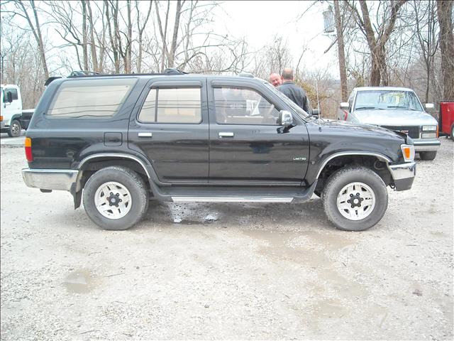 1995 Toyota 4Runner SLT 25