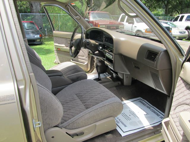 1995 Toyota 4Runner 5dr Wgn Auto STD (natl) Hatchback