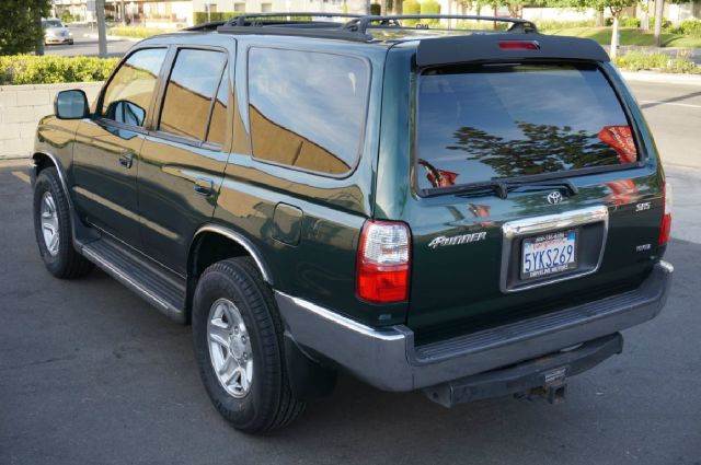 2002 Toyota 4Runner 4dr Sdn 750li Xdrive AWD Sedan