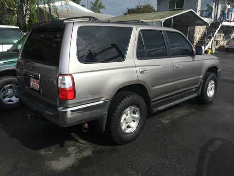 2002 Toyota 4Runner 4dr Sdn 750li Xdrive AWD Sedan