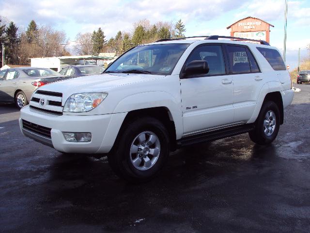 2004 Toyota 4Runner LT Pickup 4D 8 Ft