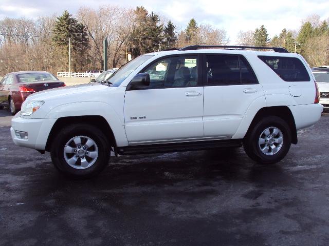 2004 Toyota 4Runner LT Pickup 4D 8 Ft