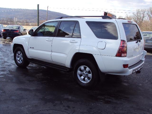 2004 Toyota 4Runner LT Pickup 4D 8 Ft