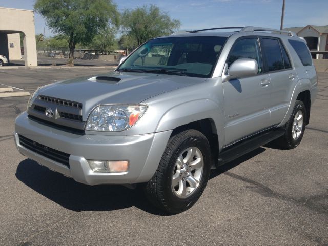 2004 Toyota 4Runner LTZ, DVD, NAV, SUN Roof, Loade