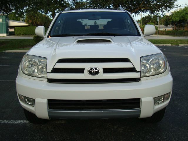 2004 Toyota 4Runner LTZ, DVD, NAV, SUN Roof, Loade