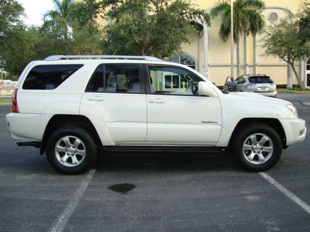 2004 Toyota 4Runner LTZ, DVD, NAV, SUN Roof, Loade