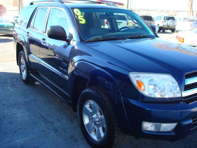 2005 Toyota 4Runner LT Pickup 4D 8 Ft