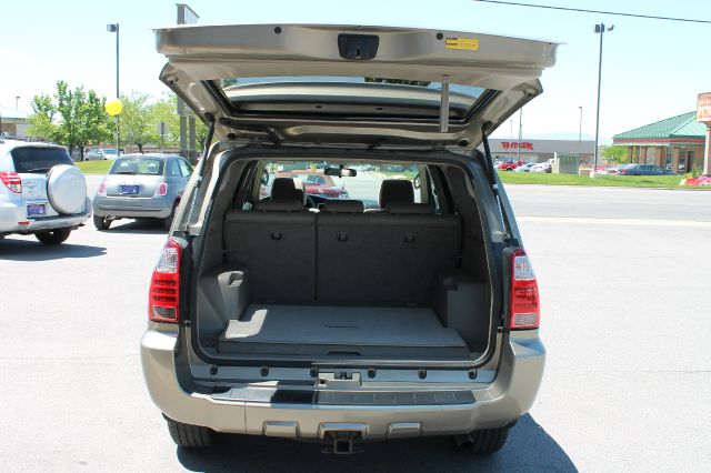 2006 Toyota 4Runner 3.5 H.O V6 Sedan