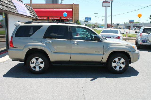 2006 Toyota 4Runner 3.5 H.O V6 Sedan