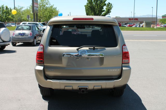 2006 Toyota 4Runner 3.5 H.O V6 Sedan